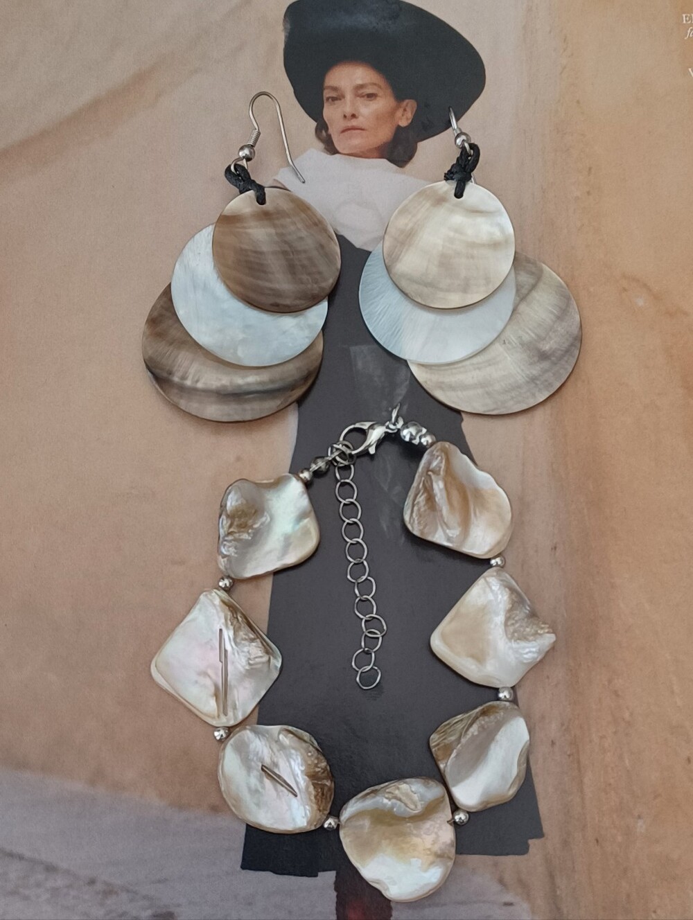 Mother Of Pearl Earrings And Bracelet Set 💫